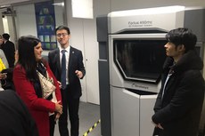 Vice-governadora da Paraíba acompanhou o processo de construção de peça na Aurora 3D, em Xangai