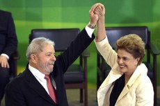 A presidente Dilma Rousseff disse que o ex-presidente Lula é o maior líder político do país