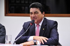 Deputado federal paraibano foi o único a confirmar que se ausentará da sessão