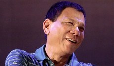 Em nome do fascismo: presidente das Filipinas, Rodrigo Duterte, ordenou que as tropas oficiais disparassem nas genitálias das mulheres que combatem ao lado dos rebeldes