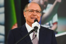 O governador de São Paulo, Geraldo Alckmin, afirmou que a denúncia não deve atrapalhar a agenda do Congresso