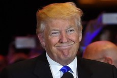 Tanto a aprovação quanto a repovação do presidente dos EUA Trump se mantiveram estáveis de agosto para setembro