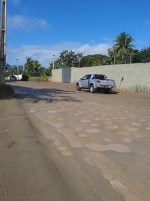 Imagens denunciam dificuldade enfrentada pelos motoristas desde 2014 para o acesso à Estação Cabo Branco