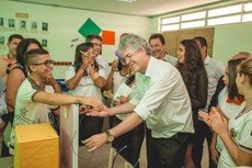 "Só a Educação permite que pessoas de classes sociais diferentes, sejam iguais por meio do conhecimento", afirmou Ricardo