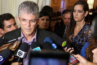 Ricardo destacou que o Estado desenvolve desde 2011 ações com o objetivo de diagnosticar e cuidar de crianças com cardiopatias e o trabalho agora está sendo utilizado em relação à microcefalia