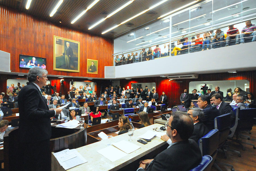 ricardo participa da abertura dos trabalho da AL foto jose marques (5).jpg