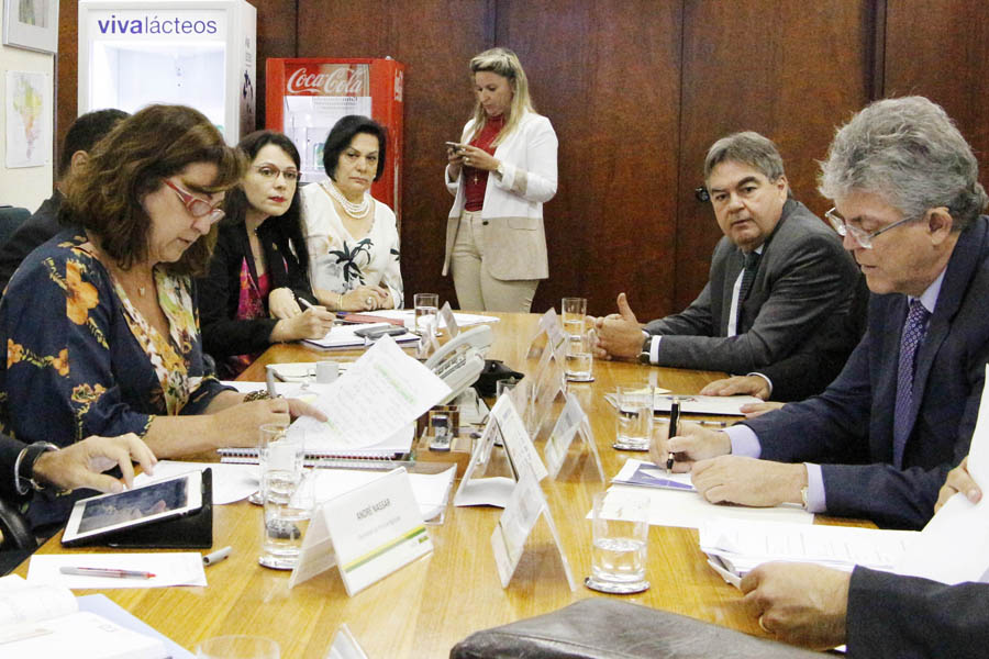 ricardo em audiencia com a ministra da agricultura_foto nacom (1).jpg