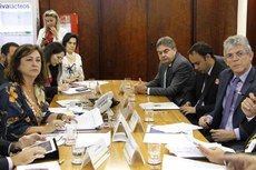 Ministra Kátia Abreu garantiu que complexo industrial pesqueiro em Bananeiras será concluído