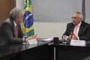 O governador esteve acompanhado dos secretários Aléssio Trindade (Educação) e Lindolfo Pires (Representação Institucional)