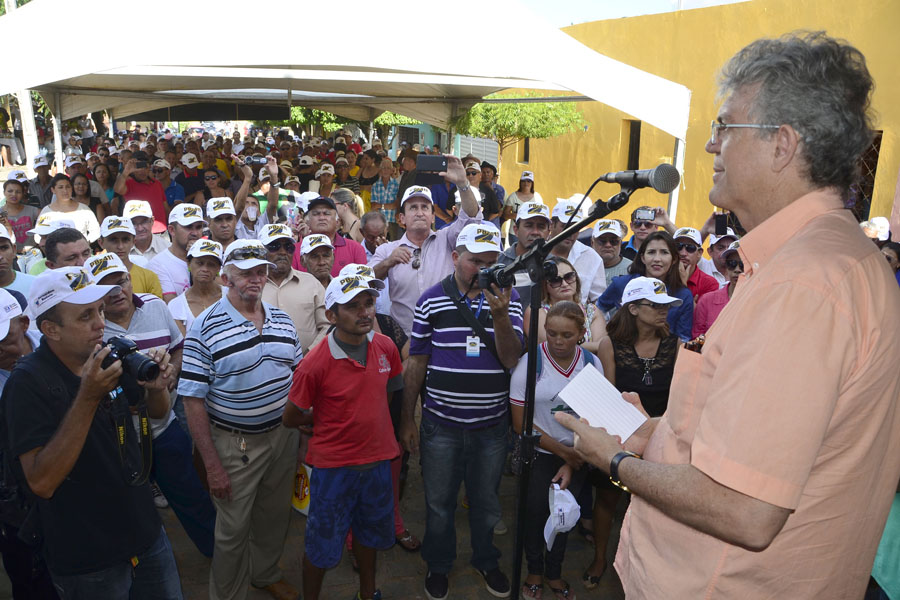ricardo inaugura estrada de bernadino batista foto alberi pontes (7).JPG