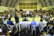 A população presente na audiência elegeu como prioridades educação (508 votos), saúde (372 votos) e abastecimento de água (163 votos)