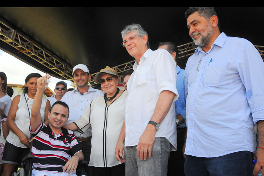 ricardo entrega casas em patos_foto jose marques (8).jpg