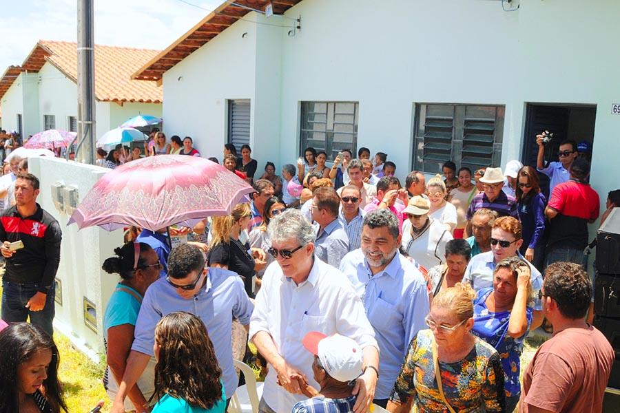 ricardo entrega casas em patos_foto jose marques (9).jpg