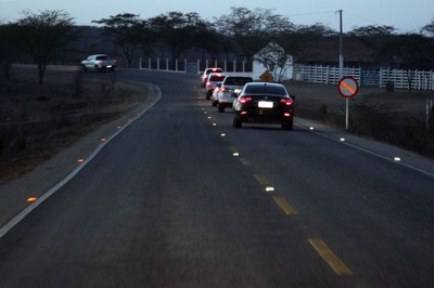 Asfalto da PB-196, com 20,3 km de extensão, beneficia mais de 7 mil habitantes de Barra de São Miguel e Riacho de Santo Antônio
