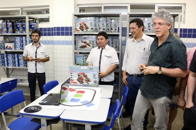 As unidades possuem laboratórios de informática, robótica e estão equipadas com excelente infraestrutura