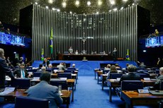 O plenário tem uma pauta cheia de votações para a semana, como a análise de várias propostas sobre a segurança pública do país