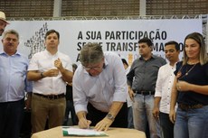 Governador João Azevêdo assina contratos de aproximadamente R$ 600 mil pelo projeto Empreender PB