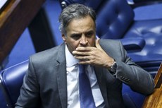 Aécio solicitou a Joesley Batista, em conversa gravada pela Polícia Federal, R$ 2 milhões em propina