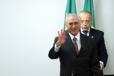 Presidente interino quer manter mudança da idade mínima para aposentadoria