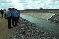 Projeto de Integração possui 477 quilômetros de extensão em dois eixos (Leste e Norte) e visa garantir a segurança hídrica de 12 milhões de pessoas em 390 municípios