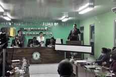 O pedido de investigação foi apresentado pelo vereador Adriano Martins (PMDB) e contou com o apoio de todos os parlamentares