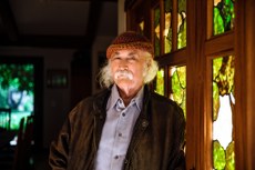 Cantor e compositor David Crosby foi um dos pilares fundamentais do folk-rock