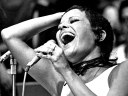 Neste mês: 80 anos de nascimento de Nara Leão; despedida da “voz do milênio” Elza Soares, aos 91 anos; e os 40 anos de morte de Elis Regina (foto)