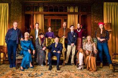 Elenco de ‘Entre Facas e Segredos’: duas horas de um filme que mescla mistério e comédia na qual “ninguém entra e ninguém sai, todos são suspeitos”