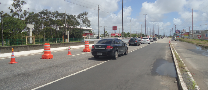 OBRAS DA PASSARELA EM FRENTE O IESP