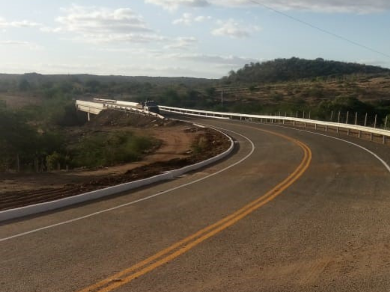 Ponte sobre o Rio Curralinhos.png