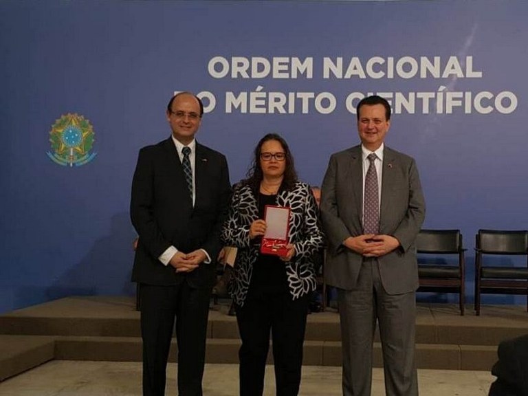 Francilene merito científico.jpg