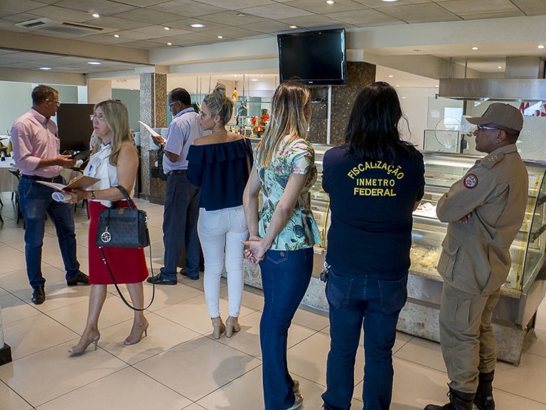 Operação verão fiscaliza bares, hotéis, pousadas, restaurantes e similares durante o mês de janeiro