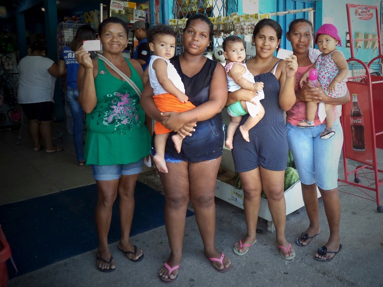 Governo implementa cartao de vacinacao