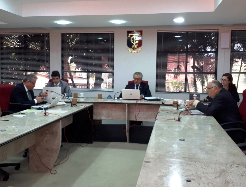 18 07 19 - sessão.jpg