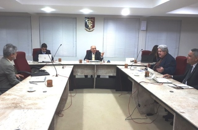 23 10 - 2 camara sessão.jpg