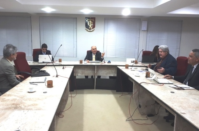 23 10 - 2 camara sessão.jpg