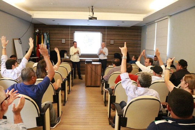 REuniao TCE com prefeitos.JPG