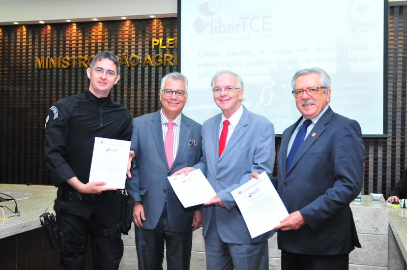 DOAÇÃO DE LIVROS .JPG