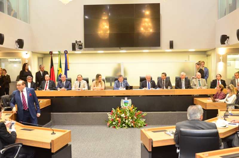 Cnselheiro Arnóbio na ALPB.JPG